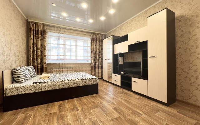 Apartamenty Na Pukhova 31, 5 Etazh Flat