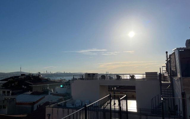 1 Bedroom Apartment At Galata Istanbul With Shared Rooftop Apartments