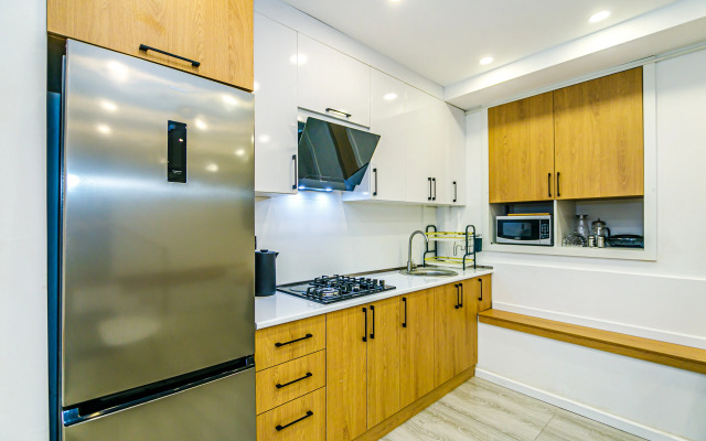 Imparator in Nizami Street Apartment