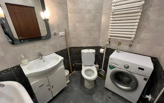 Trekhkomnatnaya Prostornaya na Severnom Prospekte, Hh556 Flat