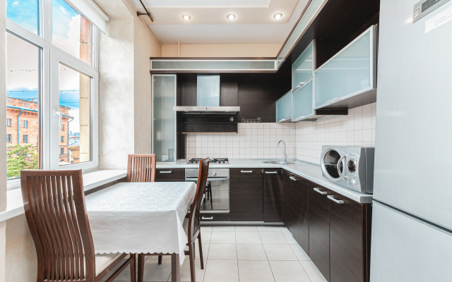 Uluchshennye Na Oktyabryskoy Ploschadi Apartments
