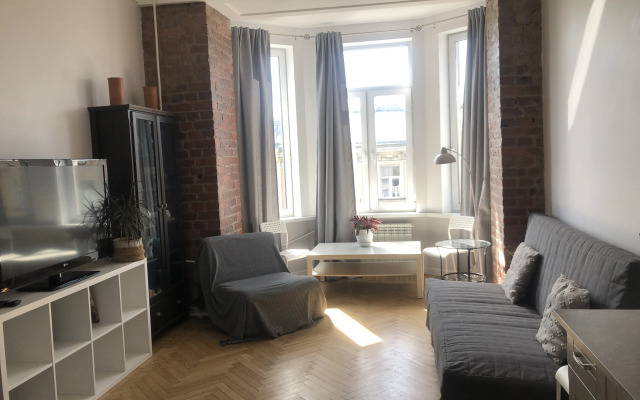 Апартаменты Студия с Видом на Покровский Сквер