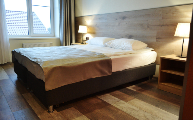 65HOME Guest House