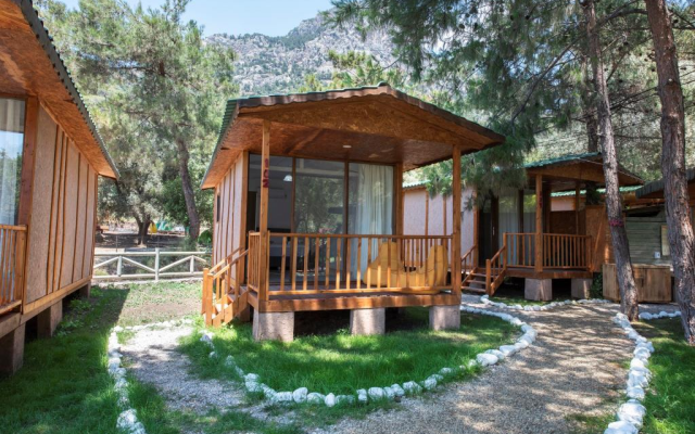 Sea Valley Lodge