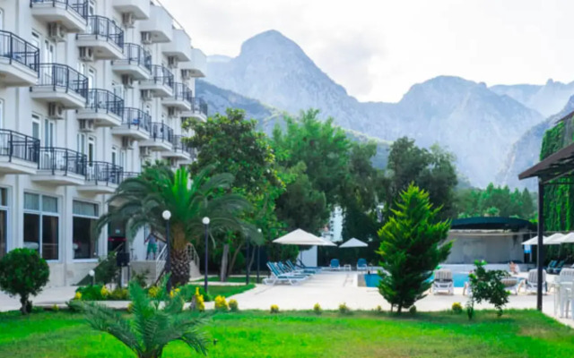 Tal Beach Hotel