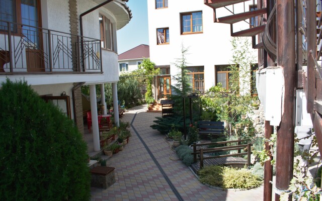 Svetoch Guest House
