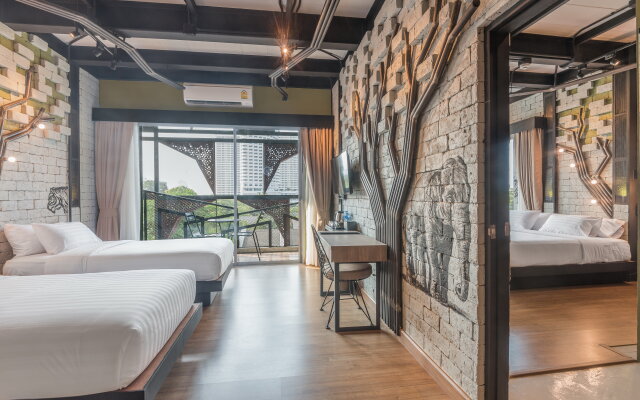 Sea Crest by Jomtien Hotel