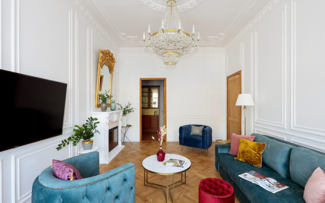 Апартаменты Minin Apartments с видом на Александринский Театр 130 кв.м.