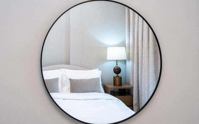 Keyrock Living Lakeview Escape in Business Bay Apartments