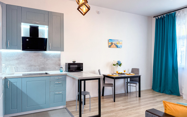 Uyutnaya Solnechnaya Yevrodvushka Vblizi Morya Flat