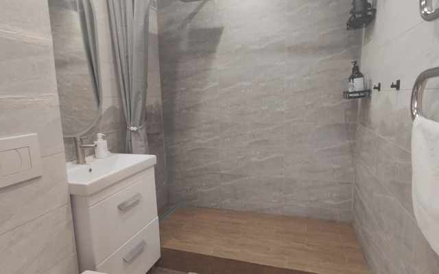 Новая комфортная студия в 5 минутах ходьбы от Храма