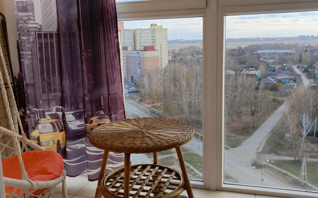 Na Levoberezhye Flat