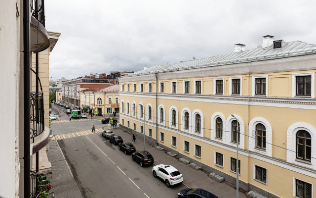 LS Kremlevskaya Flat