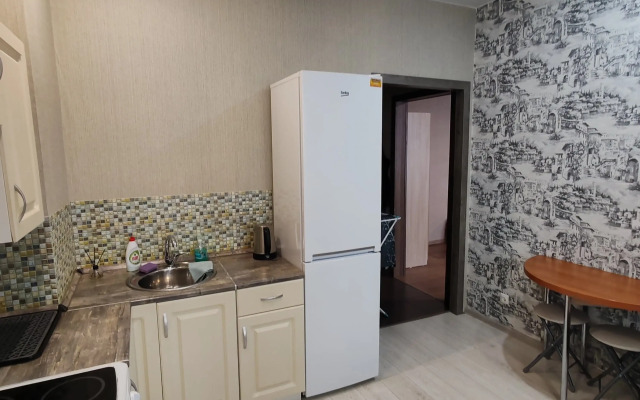 Na Aleksandra Usoltseva 26 Flat