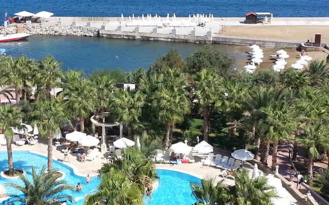Oscar Resort Hotel