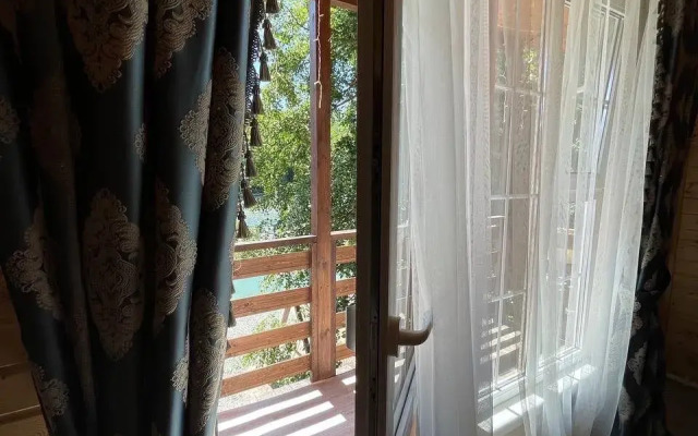 Golden Arkhyz Guest House