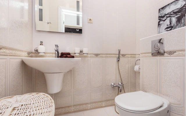 Per. Bogdana Khmelnitskogo 10 Flat