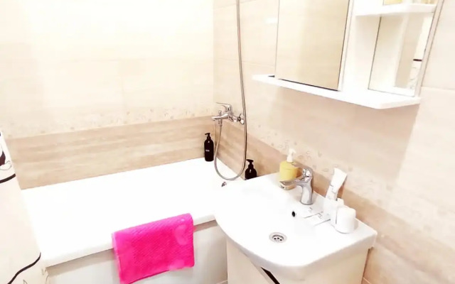 Khoroshaya Odnushka Ryadom S Tsentrom Flat