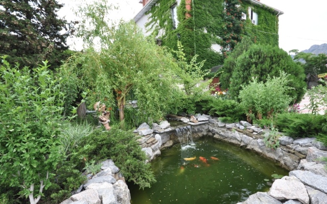 Yolki Guest House