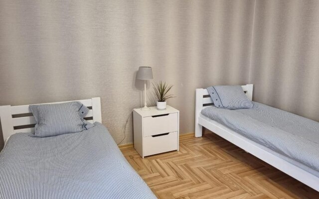 Апартаменты на Художественной