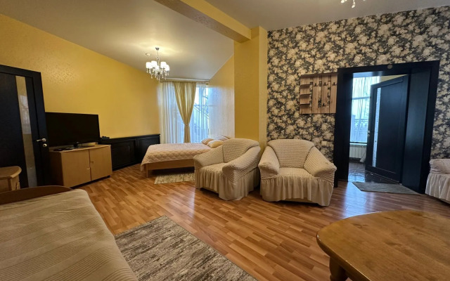 Podlemore Hotel
