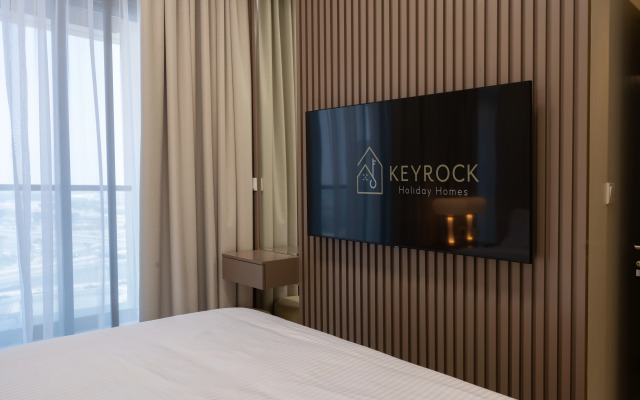 Apartment Keyrock Living: Dubai Oasis w/ Balcony Views