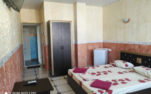 Maylan Guest House