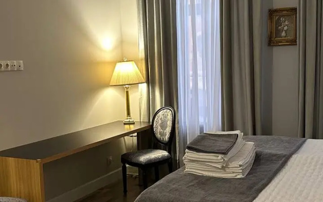 Dizaynerskie Dvukhkomnatnyje Ryadom S Tsentrom Goroda Apartments