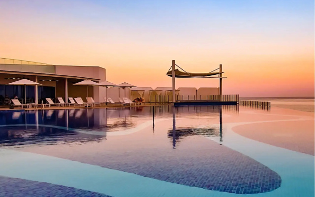 Royal M Hotel & Resort By Gewan Al Aqah Beach - Image 7