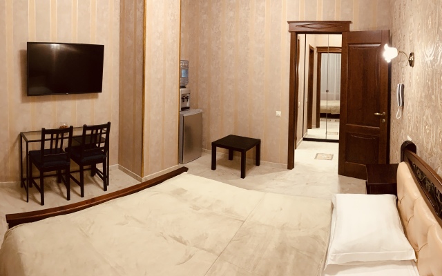 Den I Noch Na Michurinskom Hotel