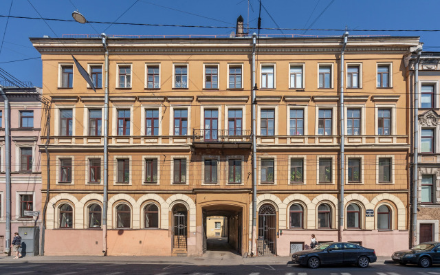 Uyutnaya Studiya V Minutah Ot Kazanskogo Sobora Flat