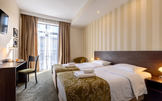 Citrus Hotel