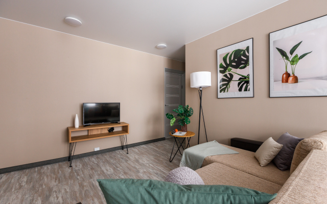 Trekhkomnatnaya ryadom NMITS imeni Ryzhikh Flat