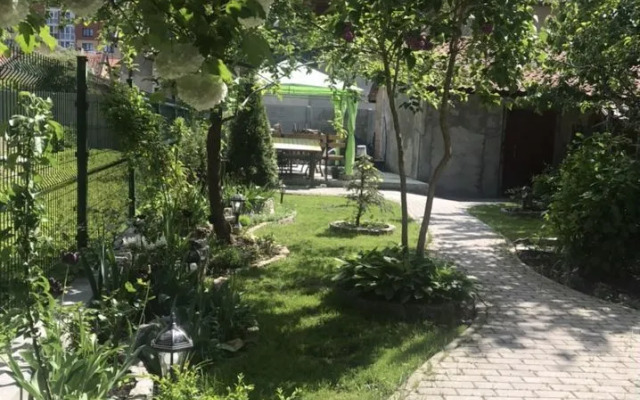 V Kommunalnom Pereulke 3 Flat