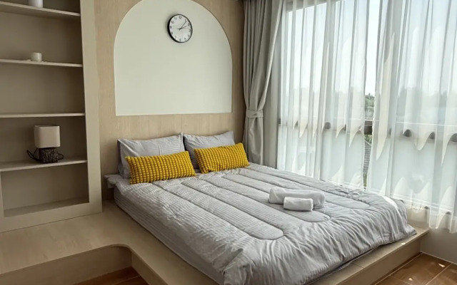 Milaya s Basseynom Ryadom s Morem Flat