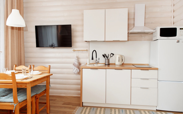 Частный дом у реки