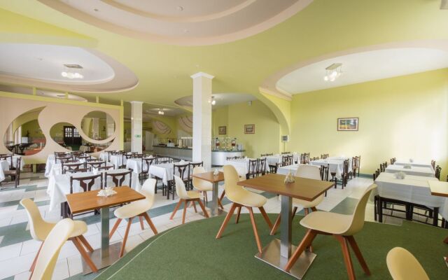 Kurortny Hotel Atelika Gorizont Sudak 2**