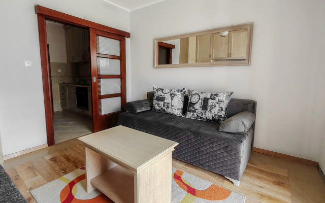 Riviera Retreat Studio Apartments