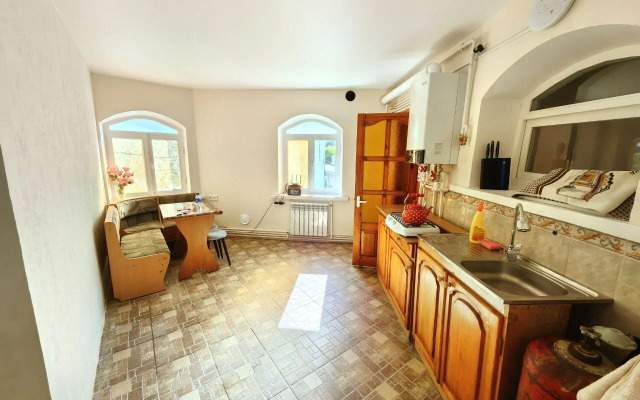 Na Izobilnoy 19V Private House