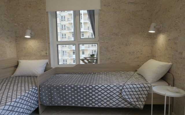 Semeynye Tryokhkomnatnye Na Solnechnoy Apartments