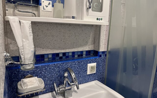 Квартира KrasInn-студия на Караульной 38