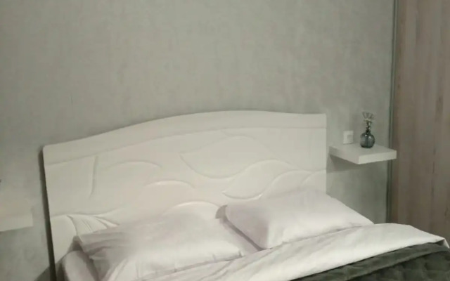Green Fox Na Naberezhnoy Privolzhskogo Zatona 22a Flat