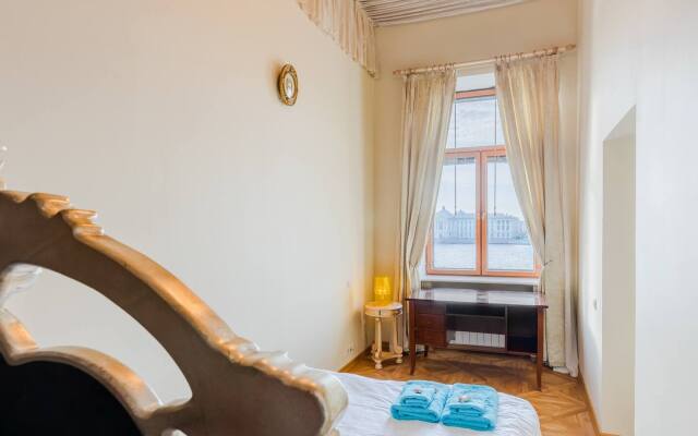 Апартаменты a.m. Rooms Neva Balcony (Angliyskaya Naberezhnaya)