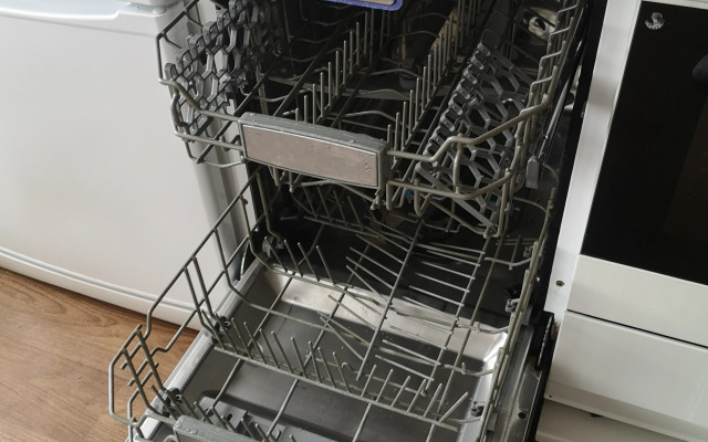 Uyutnaya, Chistaya Studiya na Druzhbe Narodov Apartments