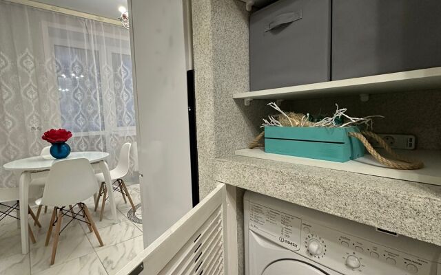 Apartment with balcony on Chapaeva