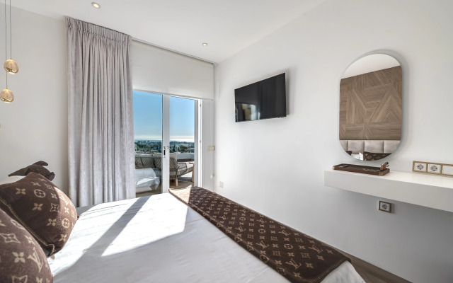 All About Villa Estrella de Oro