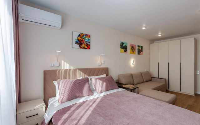 Квартира Гармония Уютная в Центре Города с Отдельной Спальней