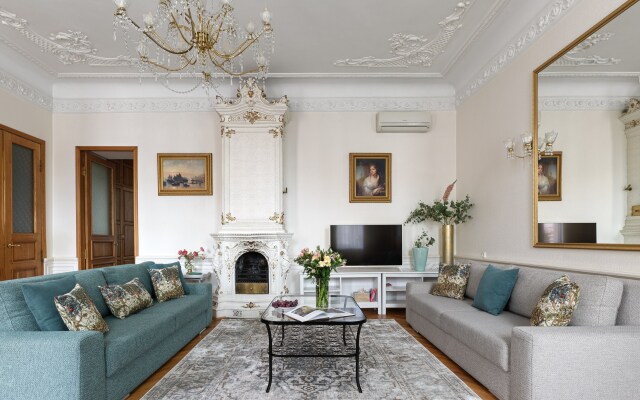 Апартаменты Minin Apartments с видом на Казанский собор 120 кв.м.