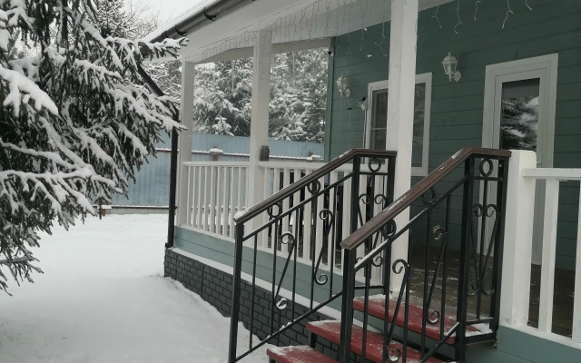 Chastnyij Dom s Verandoj i Saunoj Private House