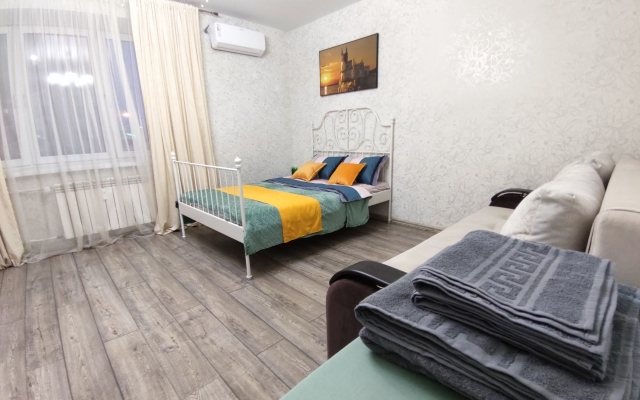 U Tsentra Semyi Kazan Flat